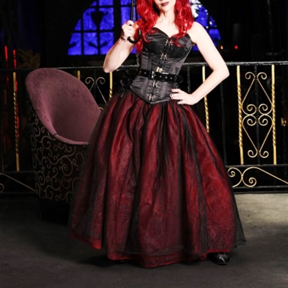 COPY - tulle skirt red and black